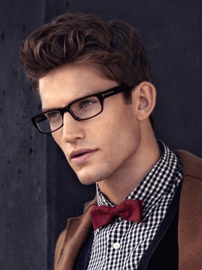male-model-wearing-balck-specs